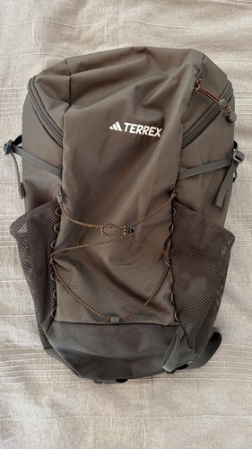 Adidas terrex daypack - •,